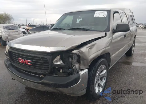 2001 GMC Sierra 1500 Sl z USA, uszkodzony, nr VIN 2GTEC19V911339735